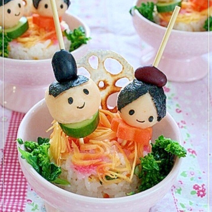 ひな祭りご飯 おひな様デコでミニケーキ寿司 レシピ 作り方 By Asami Obento 楽天レシピ